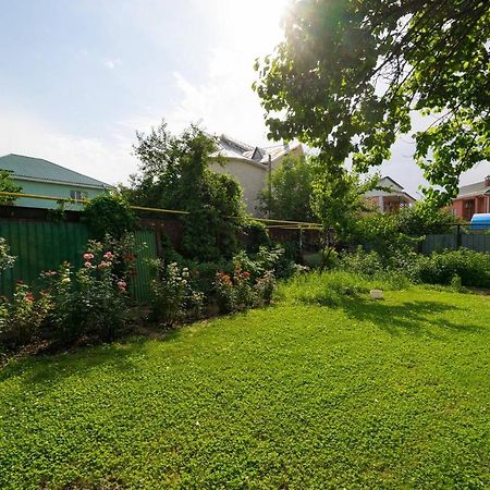 Guest House On Maksimova 9 Almaty Exterior foto