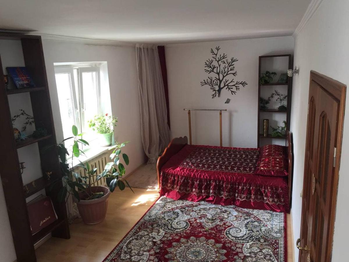 Guest House On Maksimova 9 Almaty Exterior foto