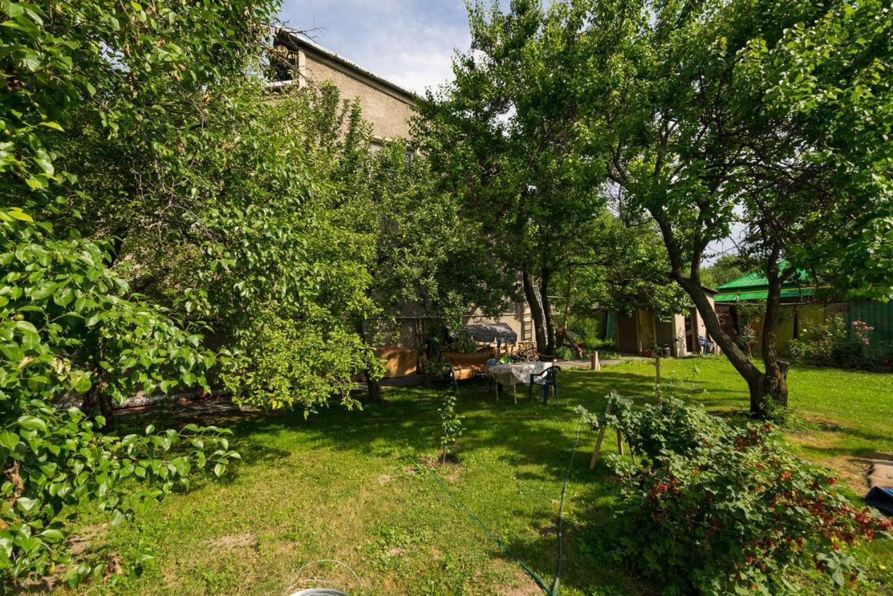 Guest House On Maksimova 9 Almaty Exterior foto